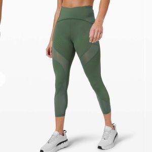 🆕 Lululemon Uncovered Strength HR Crop 23”